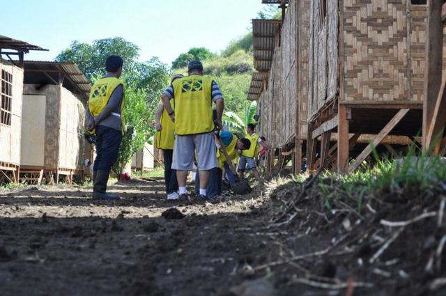 CRS, LDS Charities Build Temporary Housing in CDO