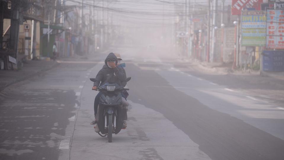 Road-covered-inn-ash_Nilsson_.jpg